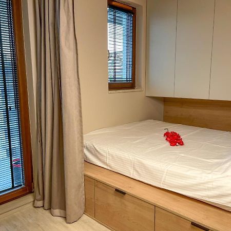 Comfortable 1-Room Apartment Close To The Center Varşovia Exterior foto