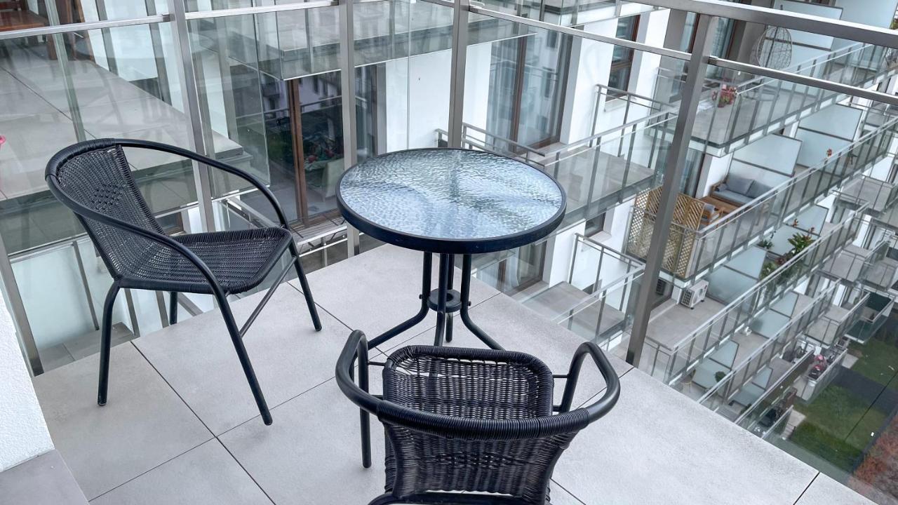 Comfortable 1-Room Apartment Close To The Center Varşovia Exterior foto