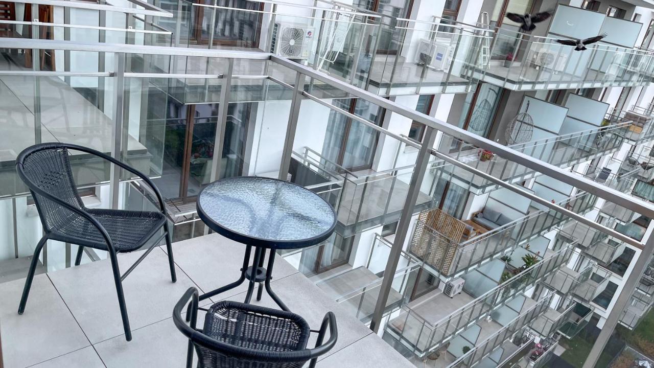 Comfortable 1-Room Apartment Close To The Center Varşovia Exterior foto