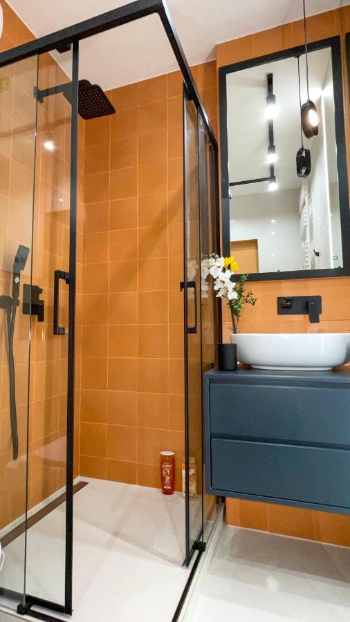 Comfortable 1-Room Apartment Close To The Center Varşovia Exterior foto