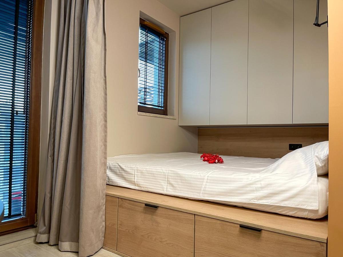 Comfortable 1-Room Apartment Close To The Center Varşovia Exterior foto