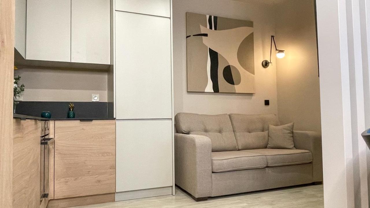 Comfortable 1-Room Apartment Close To The Center Varşovia Exterior foto