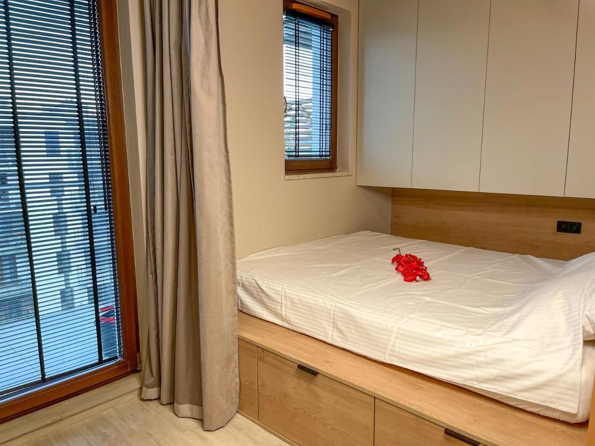 Comfortable 1-Room Apartment Close To The Center Varşovia Exterior foto