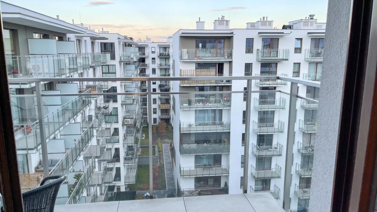 Comfortable 1-Room Apartment Close To The Center Varşovia Exterior foto